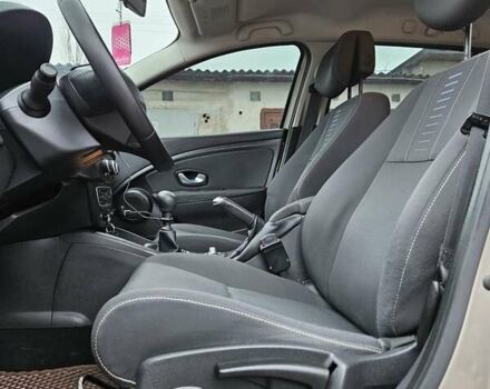 Бежевый Рено Меган, объемом двигателя 1.6 л и пробегом 209 тыс. км за 5750 $, фото 14 на Automoto.ua