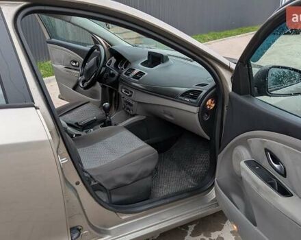 Рено Меган 2009 в Козовой на Automoto.ua Бежевый Рено Меган, объемом двигателя 1.46 л и пробегом 365 тыс. км за 5990 $, фото 12 на Automoto.ua