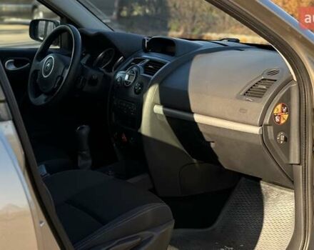 Бежевый Рено Меган, объемом двигателя 1.6 л и пробегом 209 тыс. км за 5650 $, фото 32 на Automoto.ua