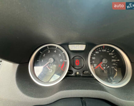 Бежевый Рено Меган, объемом двигателя 1.6 л и пробегом 333 тыс. км за 4100 $, фото 18 на Automoto.ua