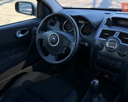 Бежевый Рено Меган, объемом двигателя 1.6 л и пробегом 209 тыс. км за 5650 $, фото 25 на Automoto.ua