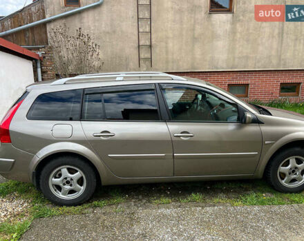 Бежевый Рено Меган, объемом двигателя 1.6 л и пробегом 333 тыс. км за 4100 $, фото 8 на Automoto.ua