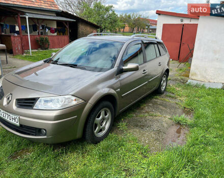 Бежевый Рено Меган, объемом двигателя 1.6 л и пробегом 333 тыс. км за 4100 $, фото 2 на Automoto.ua