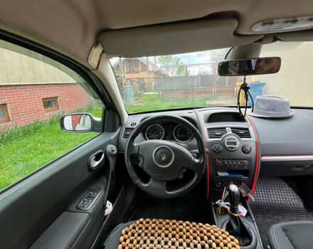 Бежевый Рено Меган, объемом двигателя 1.6 л и пробегом 333 тыс. км за 4100 $, фото 16 на Automoto.ua