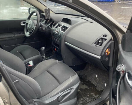 Бежевий Рено Меган, об'ємом двигуна 1.6 л та пробігом 299 тис. км за 4900 $, фото 22 на Automoto.ua