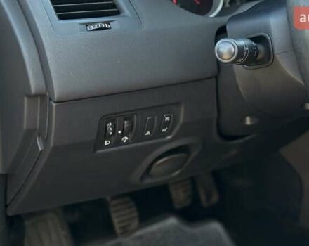 Бежевый Рено Меган, объемом двигателя 1.6 л и пробегом 209 тыс. км за 5650 $, фото 28 на Automoto.ua