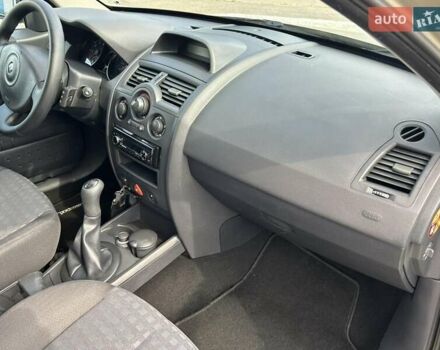 Бежевый Рено Меган, объемом двигателя 1.6 л и пробегом 227 тыс. км за 5900 $, фото 10 на Automoto.ua