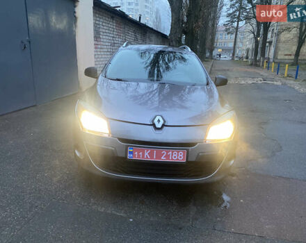 Бежевый Рено Меган, объемом двигателя 1.6 л и пробегом 217 тыс. км за 5999 $, фото 13 на Automoto.ua