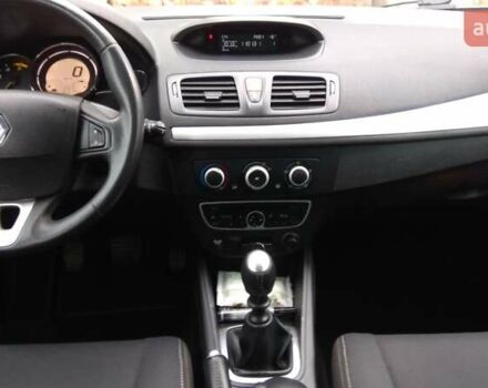 Бежевый Рено Меган, объемом двигателя 1.46 л и пробегом 200 тыс. км за 7500 $, фото 9 на Automoto.ua