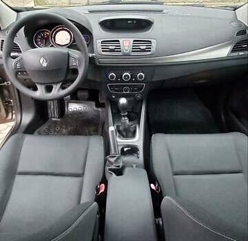 Бежевый Рено Меган, объемом двигателя 1.6 л и пробегом 219 тыс. км за 7700 $, фото 22 на Automoto.ua