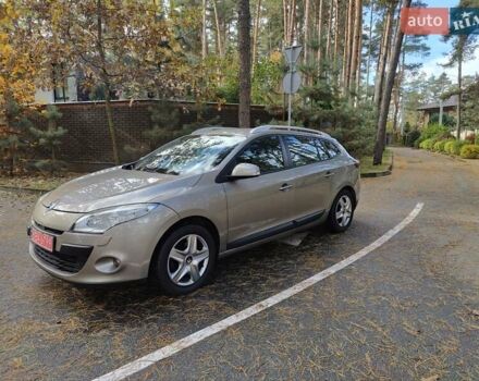 Бежевый Рено Меган, объемом двигателя 1.6 л и пробегом 211 тыс. км за 7350 $, фото 4 на Automoto.ua