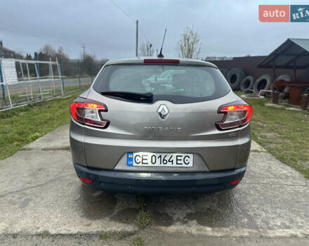 Бежевый Рено Меган, объемом двигателя 1.46 л и пробегом 250 тыс. км за 6577 $, фото 4 на Automoto.ua