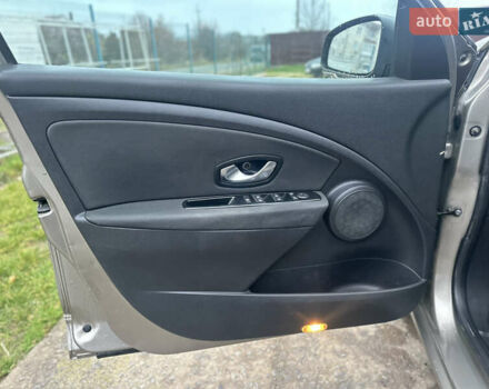 Бежевый Рено Меган, объемом двигателя 1.46 л и пробегом 250 тыс. км за 6577 $, фото 9 на Automoto.ua