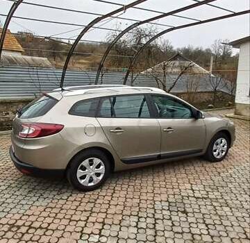 Бежевый Рено Меган, объемом двигателя 1.6 л и пробегом 219 тыс. км за 7700 $, фото 2 на Automoto.ua