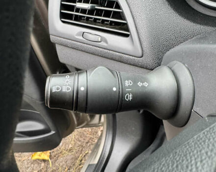 Бежевый Рено Меган, объемом двигателя 1.6 л и пробегом 194 тыс. км за 7399 $, фото 37 на Automoto.ua