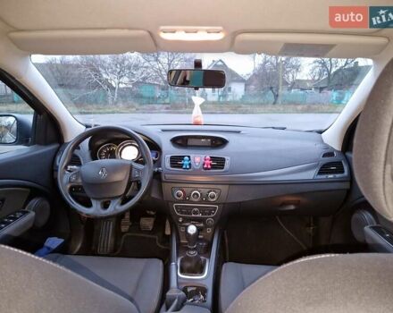 Бежевый Рено Меган, объемом двигателя 1.6 л и пробегом 258 тыс. км за 7349 $, фото 15 на Automoto.ua