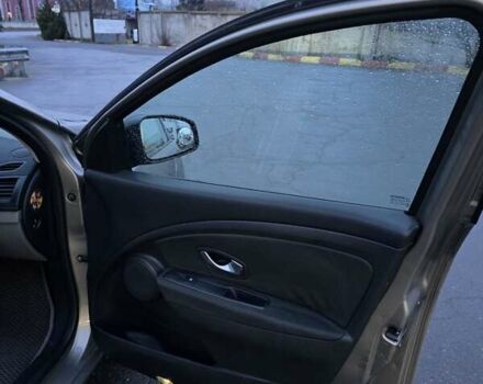 Бежевый Рено Меган, объемом двигателя 1.46 л и пробегом 252 тыс. км за 5200 $, фото 20 на Automoto.ua