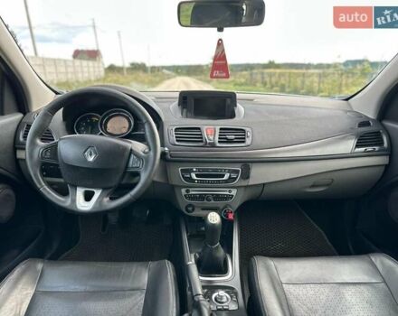 Рено Меган 2010 в Черновцах на Automoto.ua Бежевый Рено Меган, объемом двигателя 1.46 л и пробегом 270 тыс. км за 4999 $, фото 1 на Automoto.ua