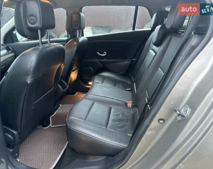 Бежевый Рено Меган, объемом двигателя 1.46 л и пробегом 250 тыс. км за 6577 $, фото 10 на Automoto.ua