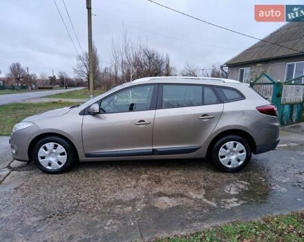 Бежевый Рено Меган, объемом двигателя 1.6 л и пробегом 258 тыс. км за 7349 $, фото 3 на Automoto.ua