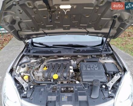 Бежевый Рено Меган, объемом двигателя 1.6 л и пробегом 258 тыс. км за 7349 $, фото 9 на Automoto.ua