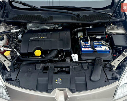 Бежевый Рено Меган, объемом двигателя 1.4 л и пробегом 225 тыс. км за 7500 $, фото 13 на Automoto.ua