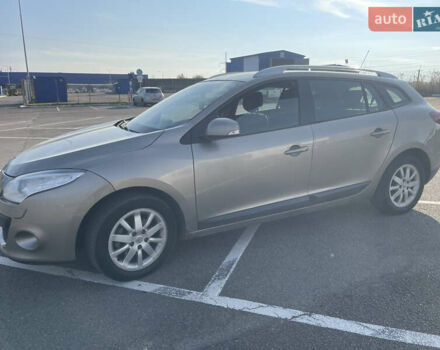 Рено Меган 2010 у Рівному на Automoto.ua Бежевий Рено Меган, об'ємом двигуна 1.46 л та пробігом 337 тис. км за 5900 $, фото 2 на Automoto.ua