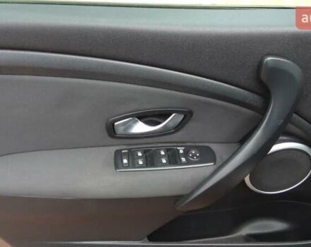 Бежевый Рено Меган, объемом двигателя 1.46 л и пробегом 200 тыс. км за 7500 $, фото 13 на Automoto.ua