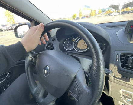 Рено Меган 2010 у Рівному на Automoto.ua Бежевий Рено Меган, об'ємом двигуна 1.46 л та пробігом 337 тис. км за 5900 $, фото 11 на Automoto.ua