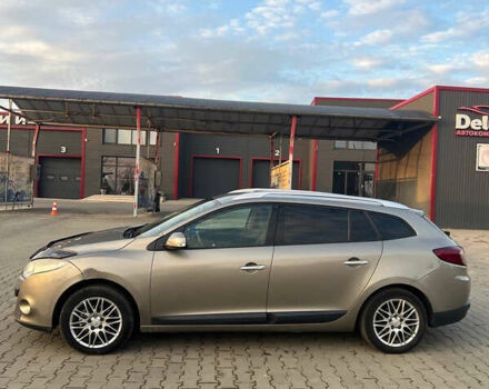 Рено Меган 2010 в Черновцах на Automoto.ua Бежевый Рено Меган, объемом двигателя 1.46 л и пробегом 202 тыс. км за 5800 $, фото 2 на Automoto.ua