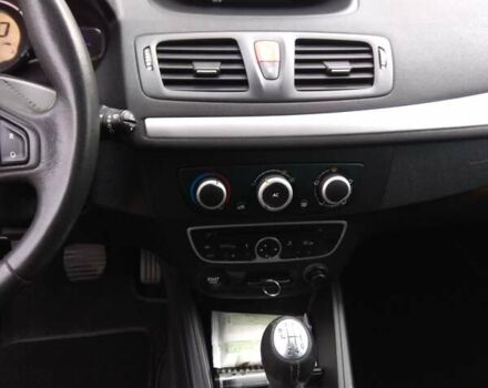 Бежевый Рено Меган, объемом двигателя 1.46 л и пробегом 200 тыс. км за 7500 $, фото 10 на Automoto.ua