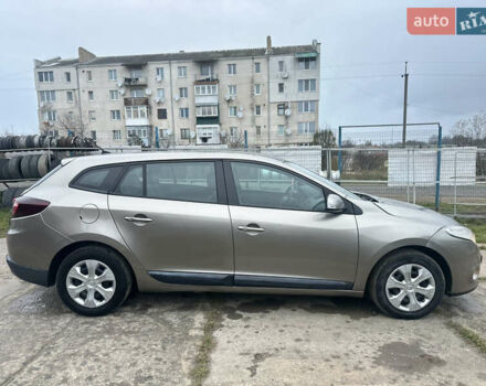 Бежевый Рено Меган, объемом двигателя 1.46 л и пробегом 250 тыс. км за 6577 $, фото 5 на Automoto.ua