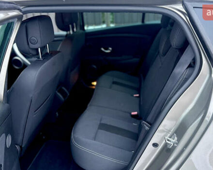 Бежевый Рено Меган, объемом двигателя 1.4 л и пробегом 225 тыс. км за 7500 $, фото 6 на Automoto.ua