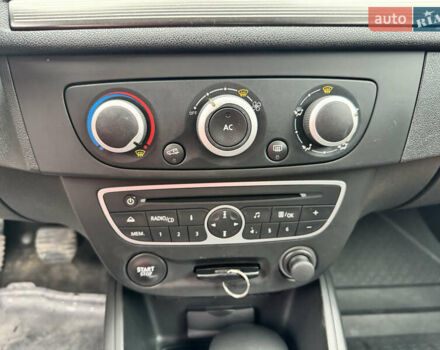 Бежевый Рено Меган, объемом двигателя 1.6 л и пробегом 194 тыс. км за 7399 $, фото 31 на Automoto.ua