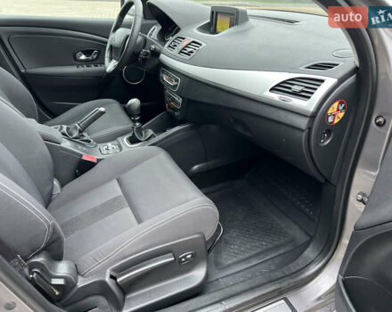 Бежевий Рено Меган, об'ємом двигуна 1.46 л та пробігом 135 тис. км за 7850 $, фото 74 на Automoto.ua