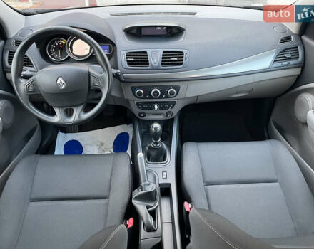 Бежевый Рено Меган, объемом двигателя 1.6 л и пробегом 106 тыс. км за 8499 $, фото 10 на Automoto.ua