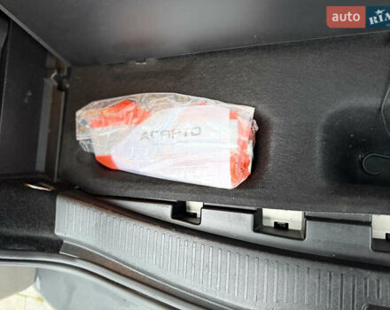 Бежевый Рено Меган, объемом двигателя 1.6 л и пробегом 289 тыс. км за 6700 $, фото 28 на Automoto.ua