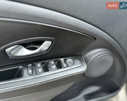 Бежевый Рено Меган, объемом двигателя 1.6 л и пробегом 289 тыс. км за 6700 $, фото 13 на Automoto.ua