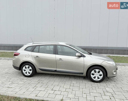 Бежевый Рено Меган, объемом двигателя 1.6 л и пробегом 289 тыс. км за 6700 $, фото 3 на Automoto.ua