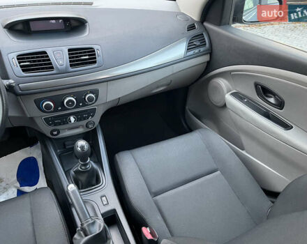 Бежевый Рено Меган, объемом двигателя 1.6 л и пробегом 106 тыс. км за 8499 $, фото 12 на Automoto.ua