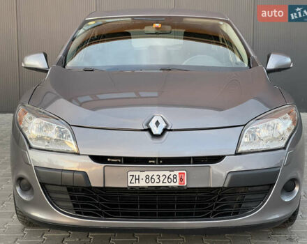 Бежевый Рено Меган, объемом двигателя 1.6 л и пробегом 106 тыс. км за 8499 $, фото 2 на Automoto.ua