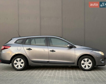 Бежевый Рено Меган, объемом двигателя 1.6 л и пробегом 106 тыс. км за 8499 $, фото 6 на Automoto.ua