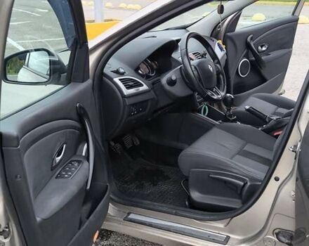 Бежевый Рено Меган, объемом двигателя 1.5 л и пробегом 247 тыс. км за 8500 $, фото 18 на Automoto.ua