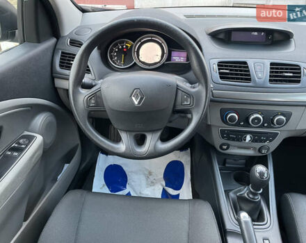 Бежевый Рено Меган, объемом двигателя 1.6 л и пробегом 106 тыс. км за 8499 $, фото 13 на Automoto.ua