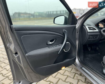 Бежевий Рено Меган, об'ємом двигуна 1.46 л та пробігом 135 тис. км за 7850 $, фото 50 на Automoto.ua