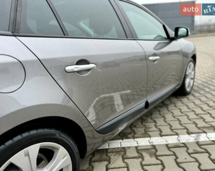 Бежевий Рено Меган, об'ємом двигуна 1.46 л та пробігом 135 тис. км за 7850 $, фото 41 на Automoto.ua