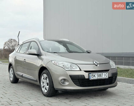 Бежевый Рено Меган, объемом двигателя 1.6 л и пробегом 289 тыс. км за 6700 $, фото 2 на Automoto.ua