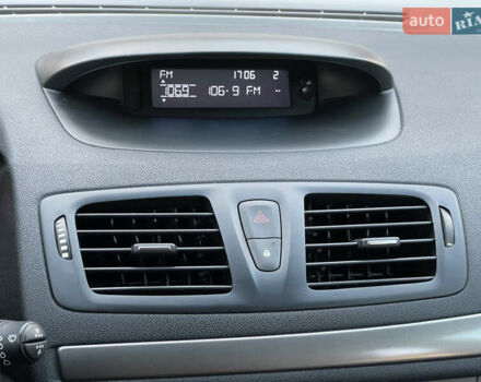 Бежевый Рено Меган, объемом двигателя 1.6 л и пробегом 106 тыс. км за 8499 $, фото 15 на Automoto.ua