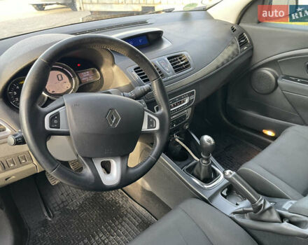 Бежевый Рено Меган, объемом двигателя 1.5 л и пробегом 243 тыс. км за 8200 $, фото 11 на Automoto.ua