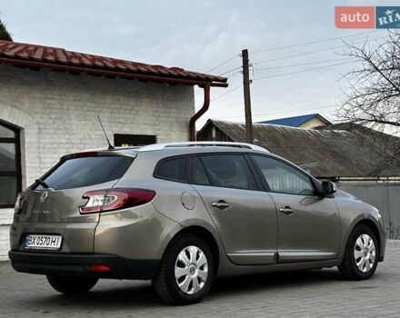 Бежевый Рено Меган, объемом двигателя 1.46 л и пробегом 201 тыс. км за 7399 $, фото 11 на Automoto.ua